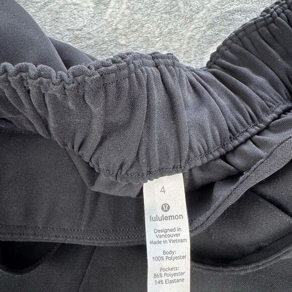 Womens Lululemon Noir Short - Picture 4 of 6